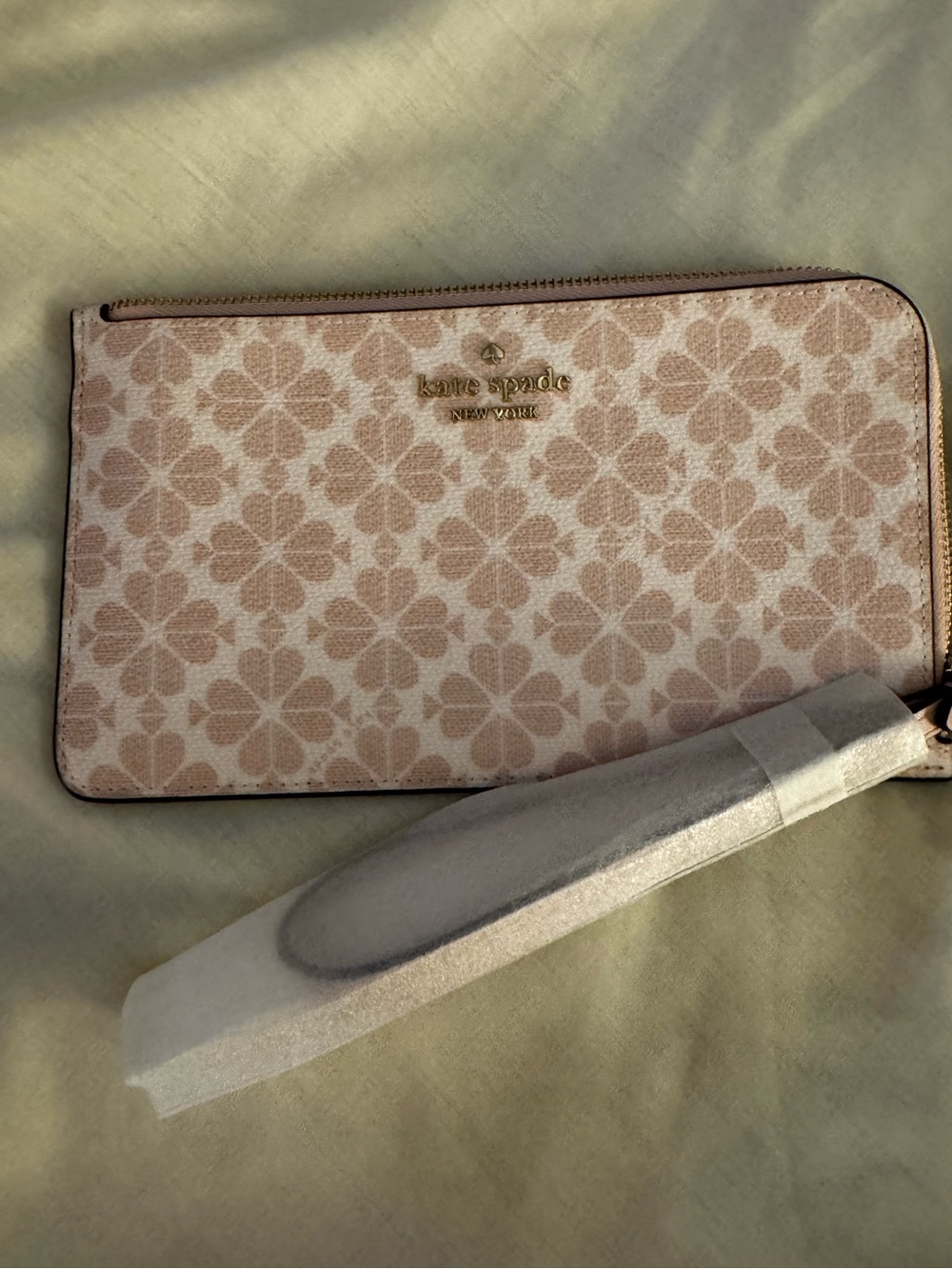 kate spade floral zip wristlet in blush pink